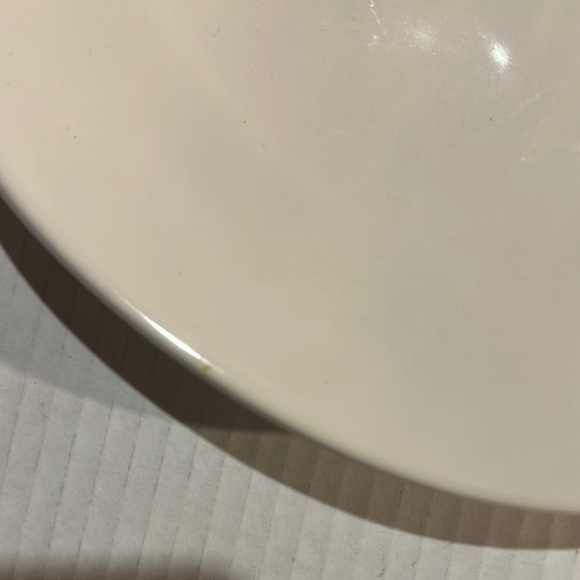 Rae Dunn set of 2 Cream ‘BELIEVE’ Dinnerware Plates for collectors or as a gift - Picture 8 of 9